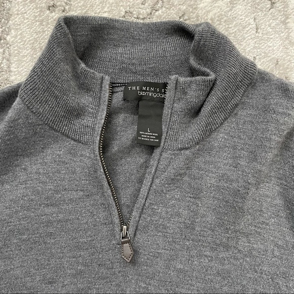 Bloomingdale’s Mens gray quarter zip, large - Picture 2 of 4